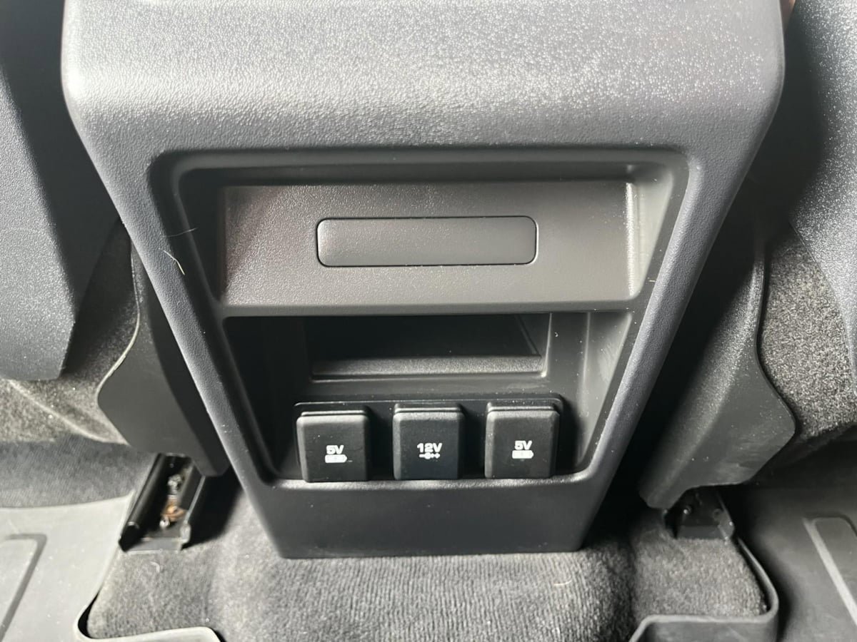 Used 2018 Land Rover Discovery Sport HSE Luxury AWD/4WD image 25