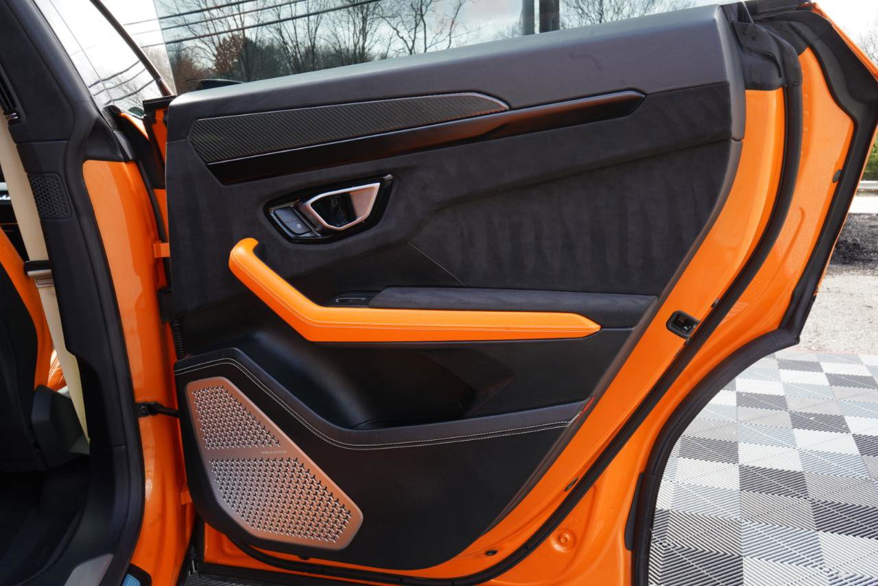 Used 2022 Lamborghini Urus AWD/4WD image 60