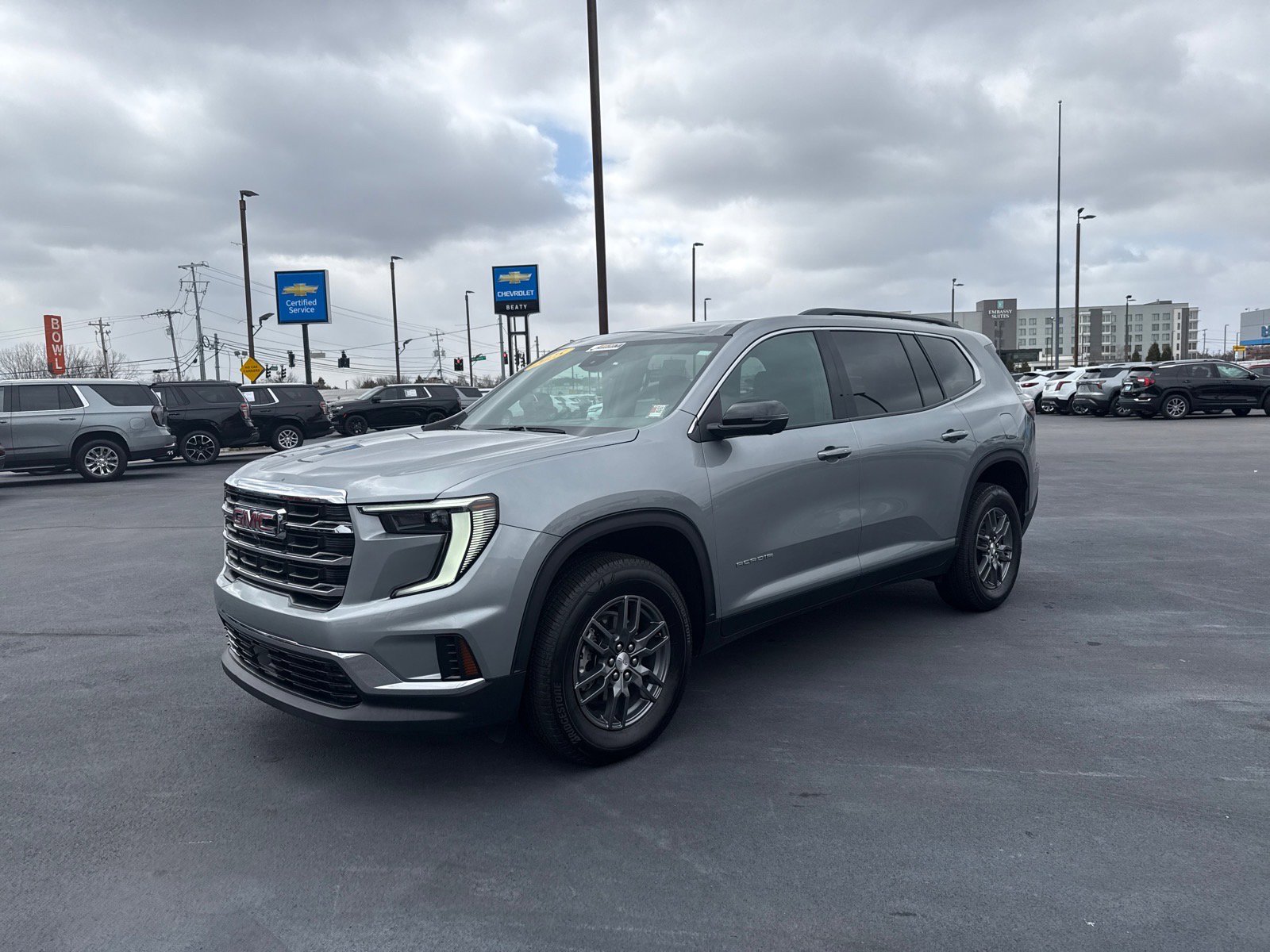Used 2025 GMC Acadia Elevation image 7