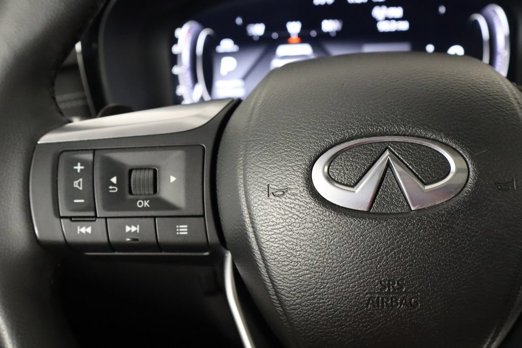 Used 2023 INFINITI QX60 Luxe w/ Cargo Package FWD image 8