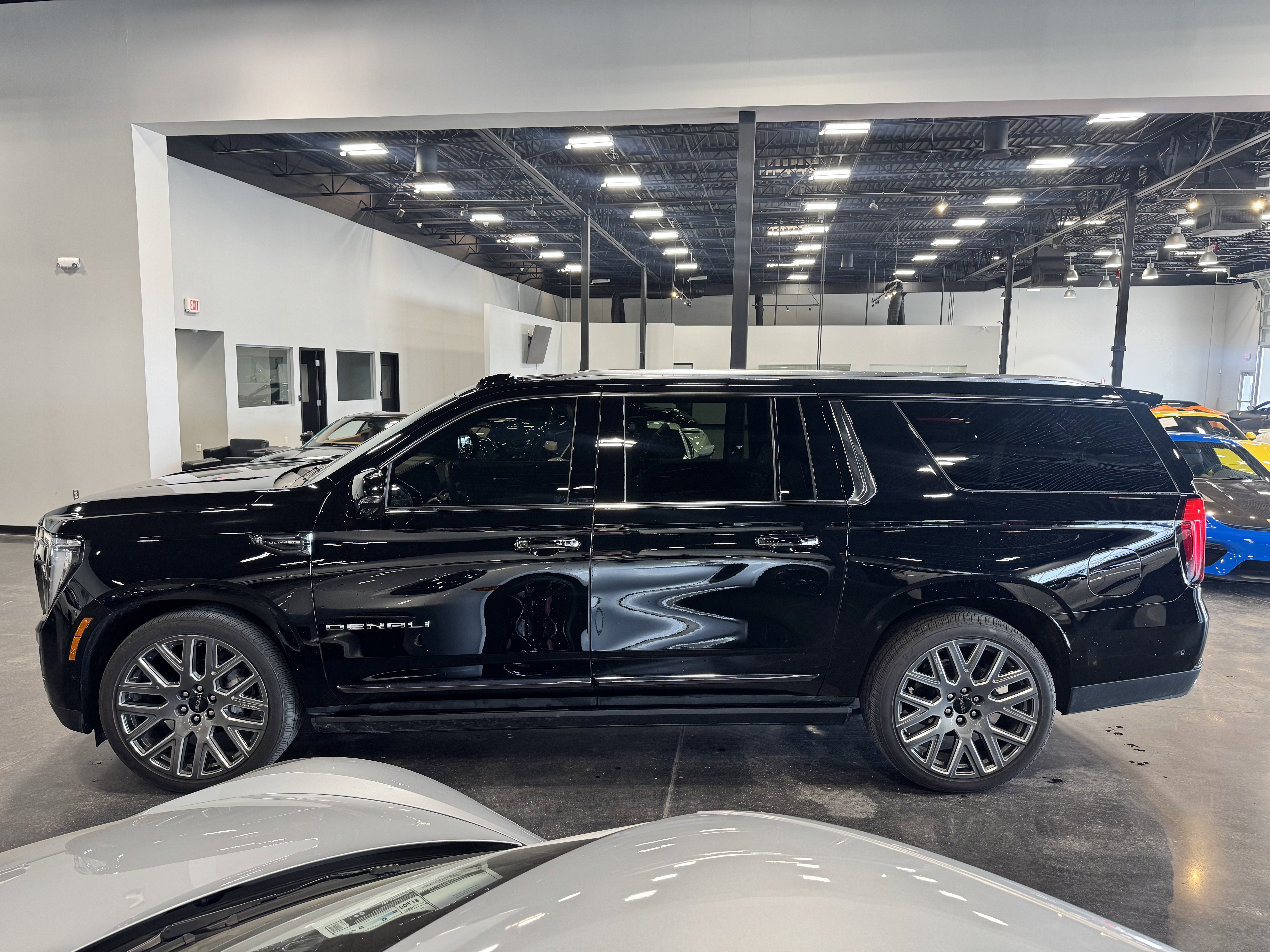 Used 2025 GMC Yukon XL Denali Ultimate image 6