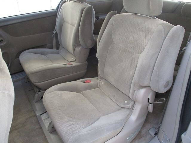 Used 2005 Toyota Sienna LE FWD image 16