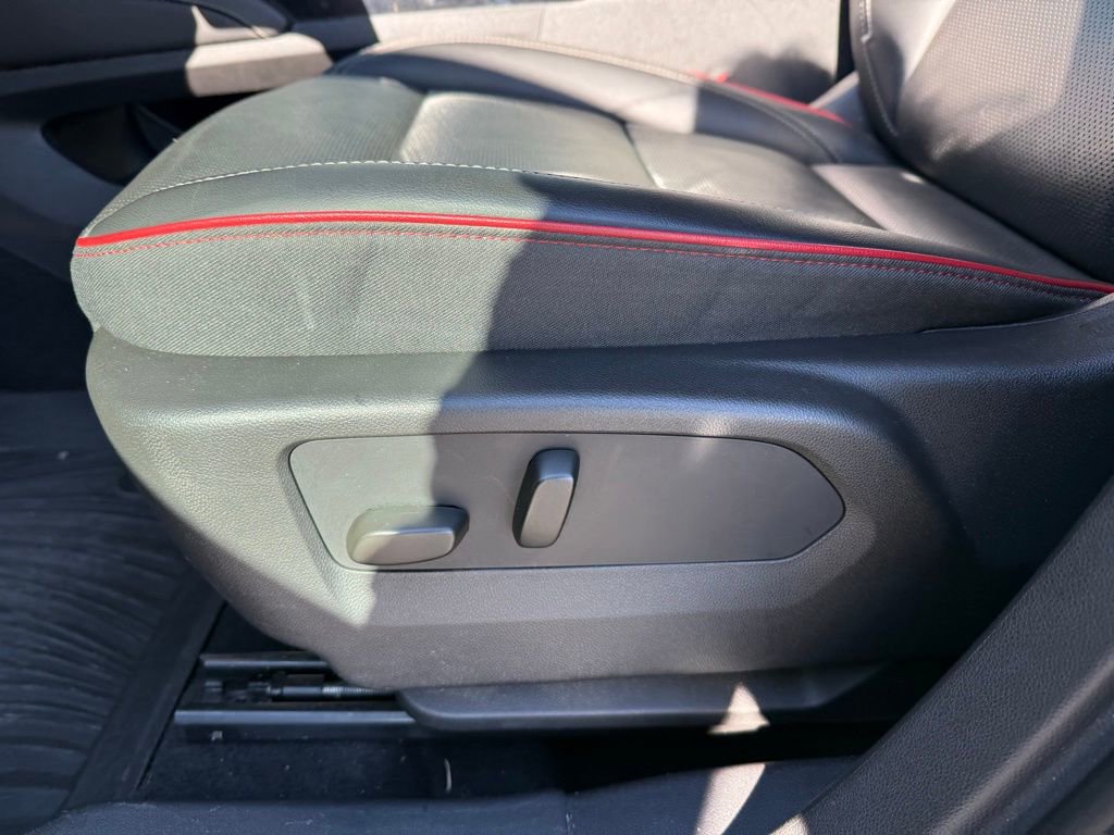 Used 2022 Buick Envision Essence w/ Technology Package II AWD/4WD image 16