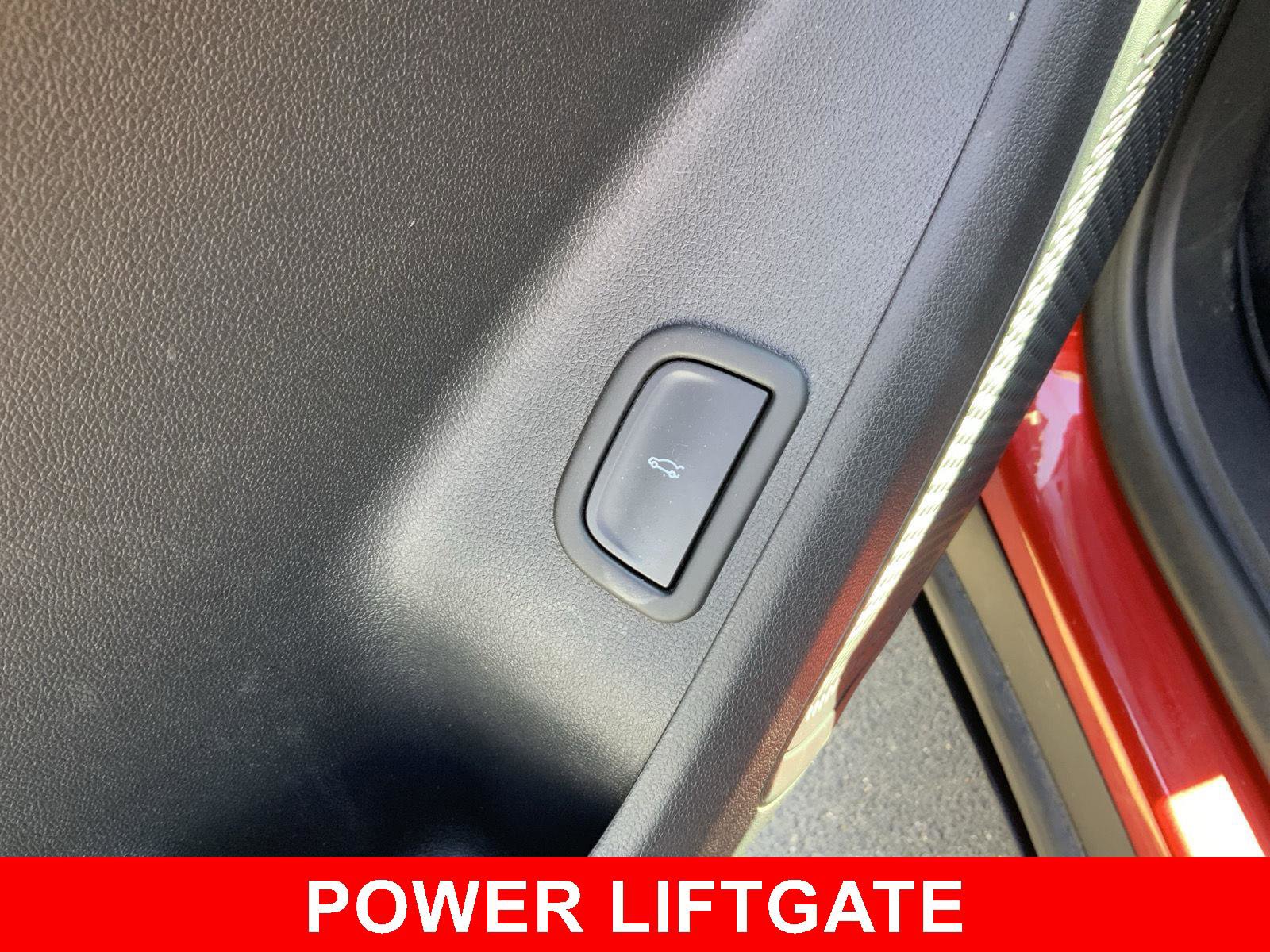 Used 2025 Chevrolet Traverse LT w/ Midnight/Sport Edition AWD/4WD image 26