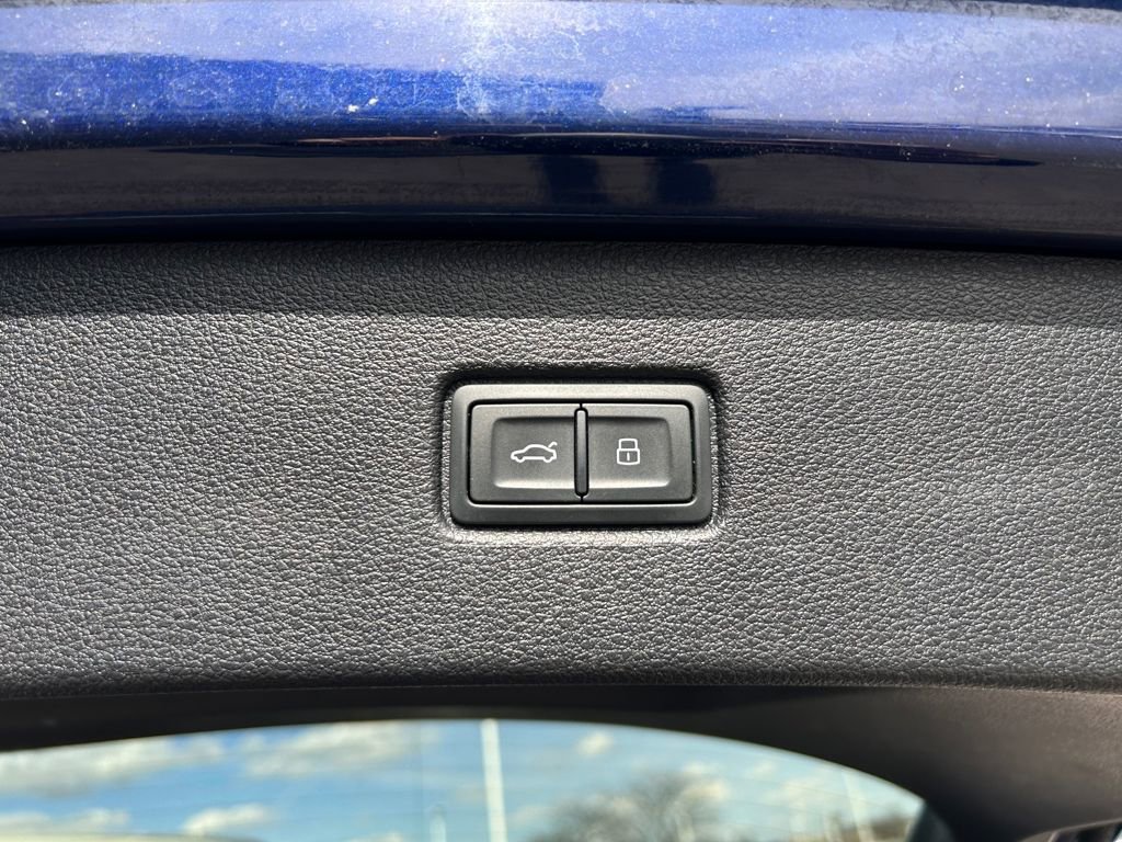 Used 2022 Audi Q7 3.0T Premium image 28