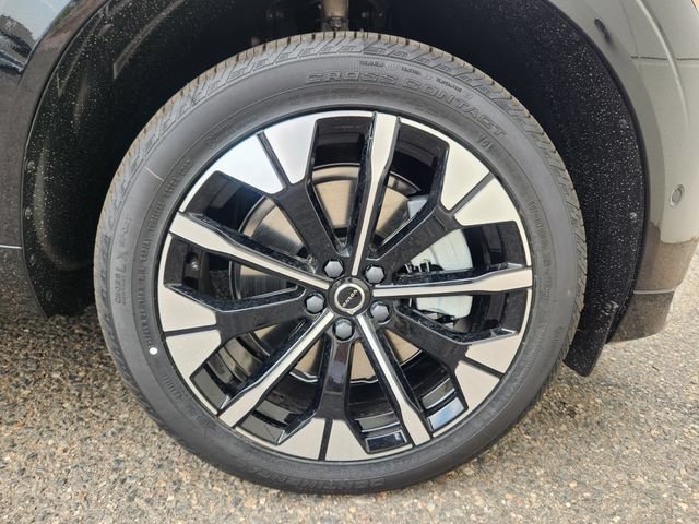 New 2026 Volvo XC60 T8 Plus w/ Climate Package PRO AWD/4WD image 18