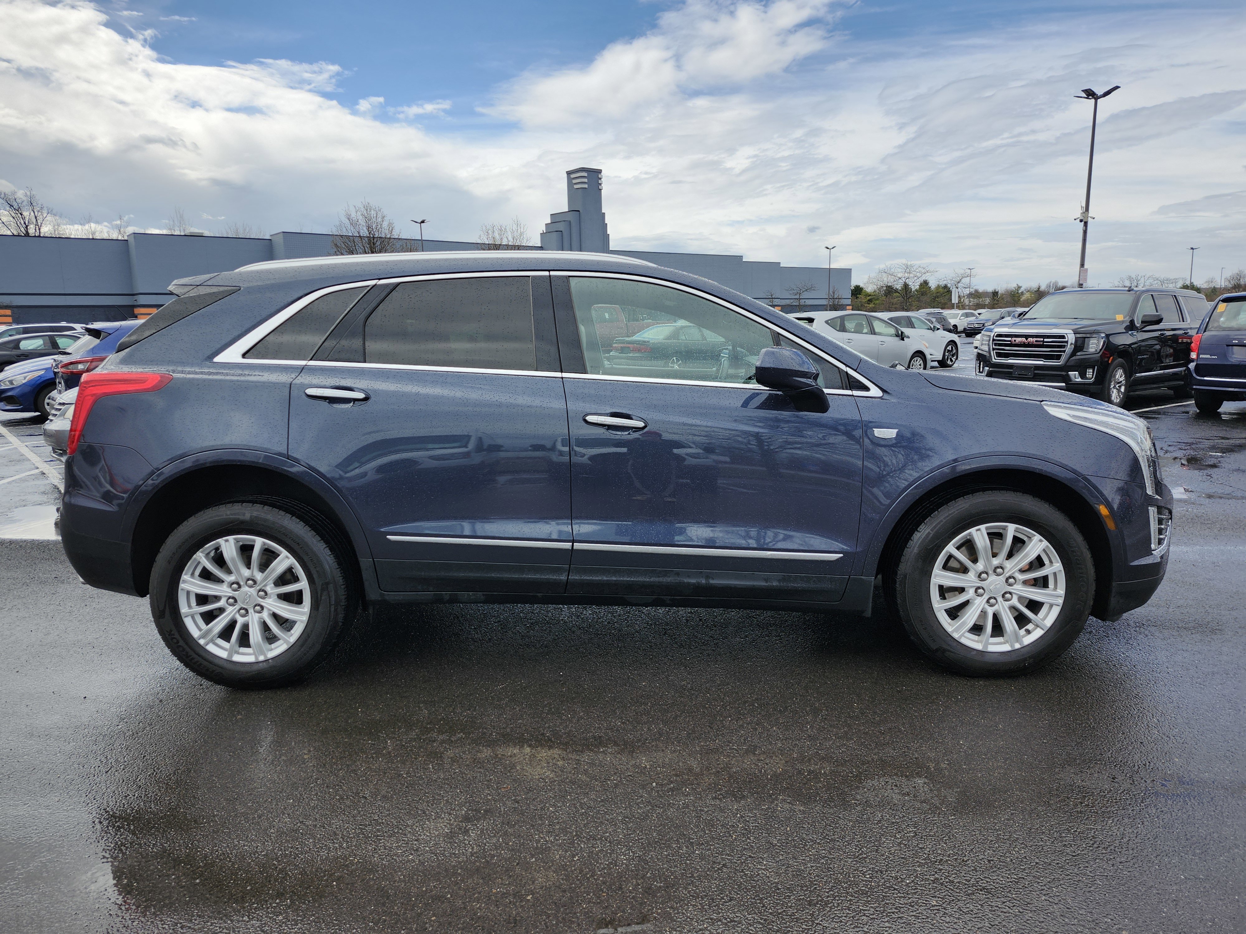 Used 2018 Cadillac XT5 AWD image 18