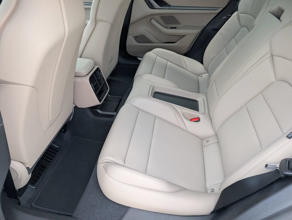 New 2026 Porsche Taycan 4S AWD/4WD image 22