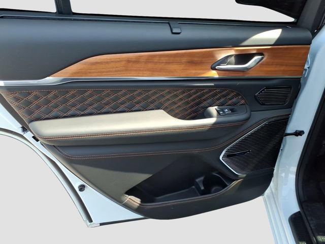 Used 2025 Jeep Grand Cherokee L Summit image 14