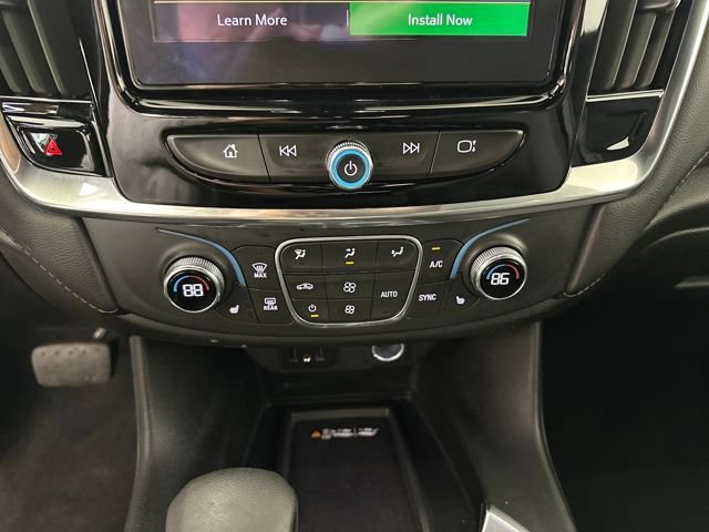 Used 2022 Chevrolet Traverse LT FWD image 23