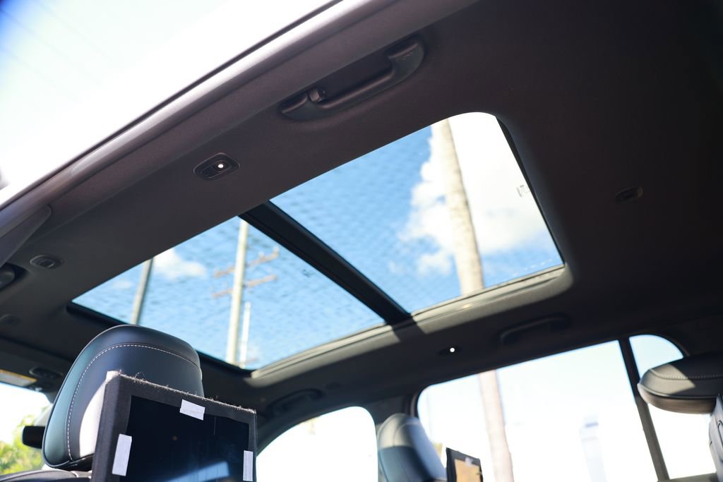 New 2025 Jeep Grand Cherokee L Overland w/ Rear Seat Video Group I image 32