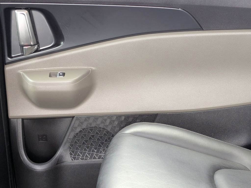 Used 2025 Kia Carnival image 26