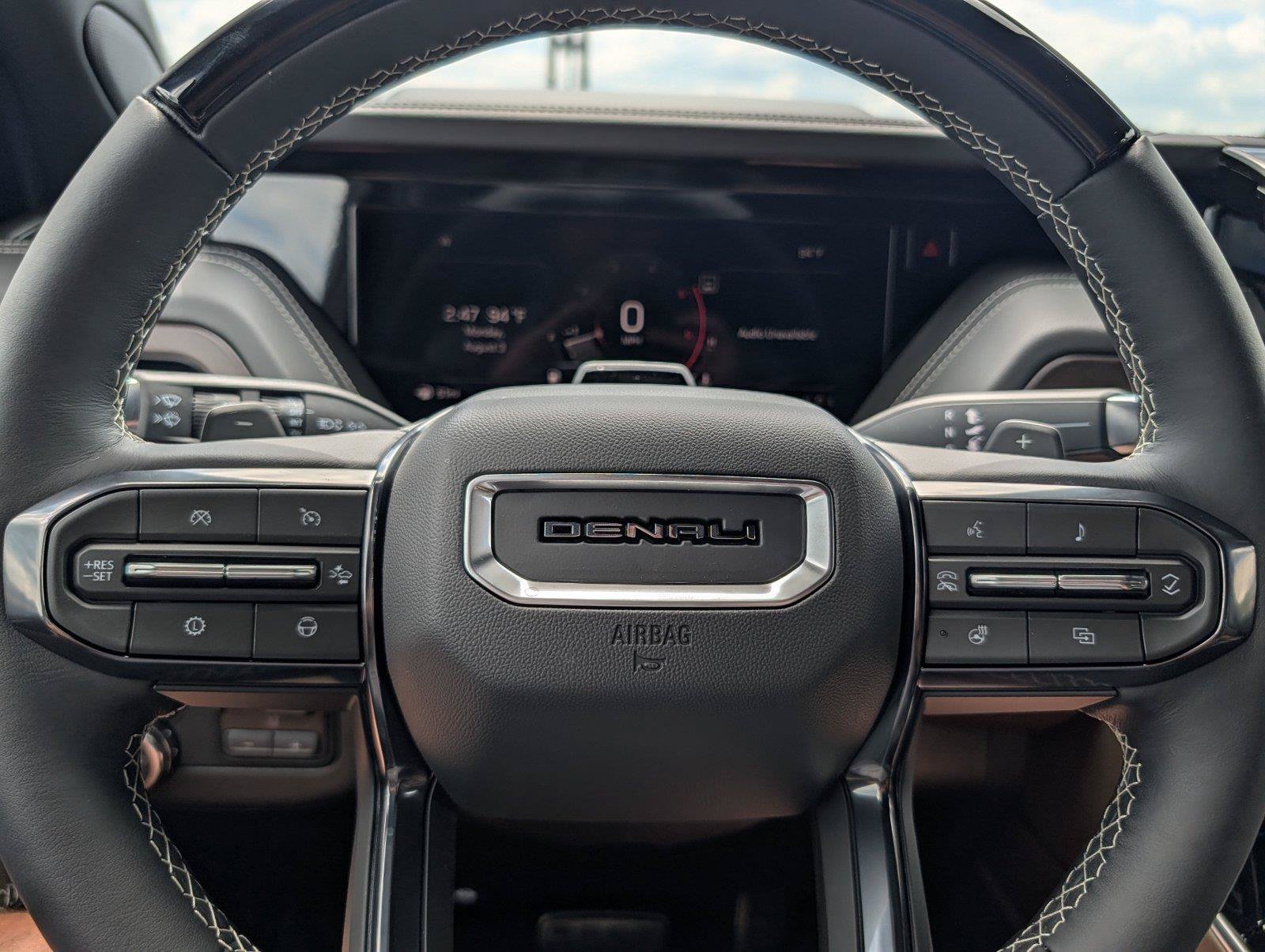 New 2026 GMC Yukon XL Denali Ultimate w/ LPO, Floor Liner Package AWD/4WD image 24