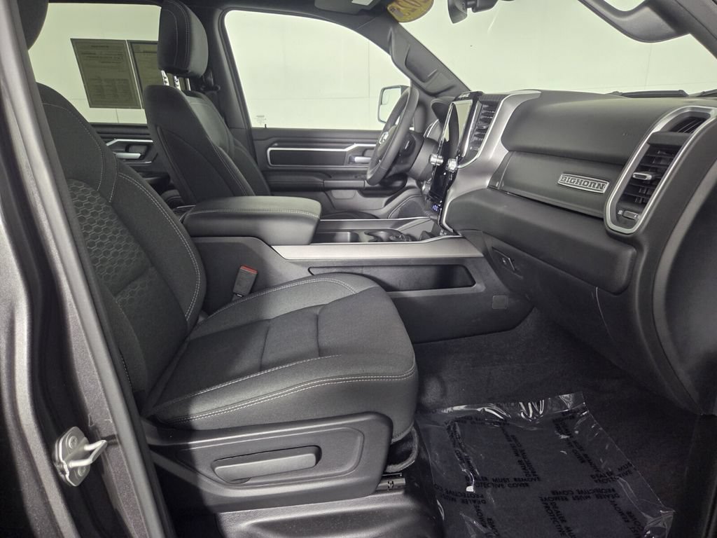 Used 2025 RAM 1500 Big Horn RWD image 31