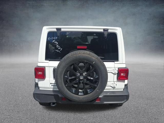 Used 2025 Jeep Wrangler Unlimited Sahara AWD/4WD image 7