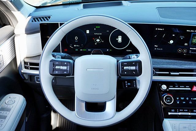 Used 2025 Hyundai Santa Fe Calligraphy image 24