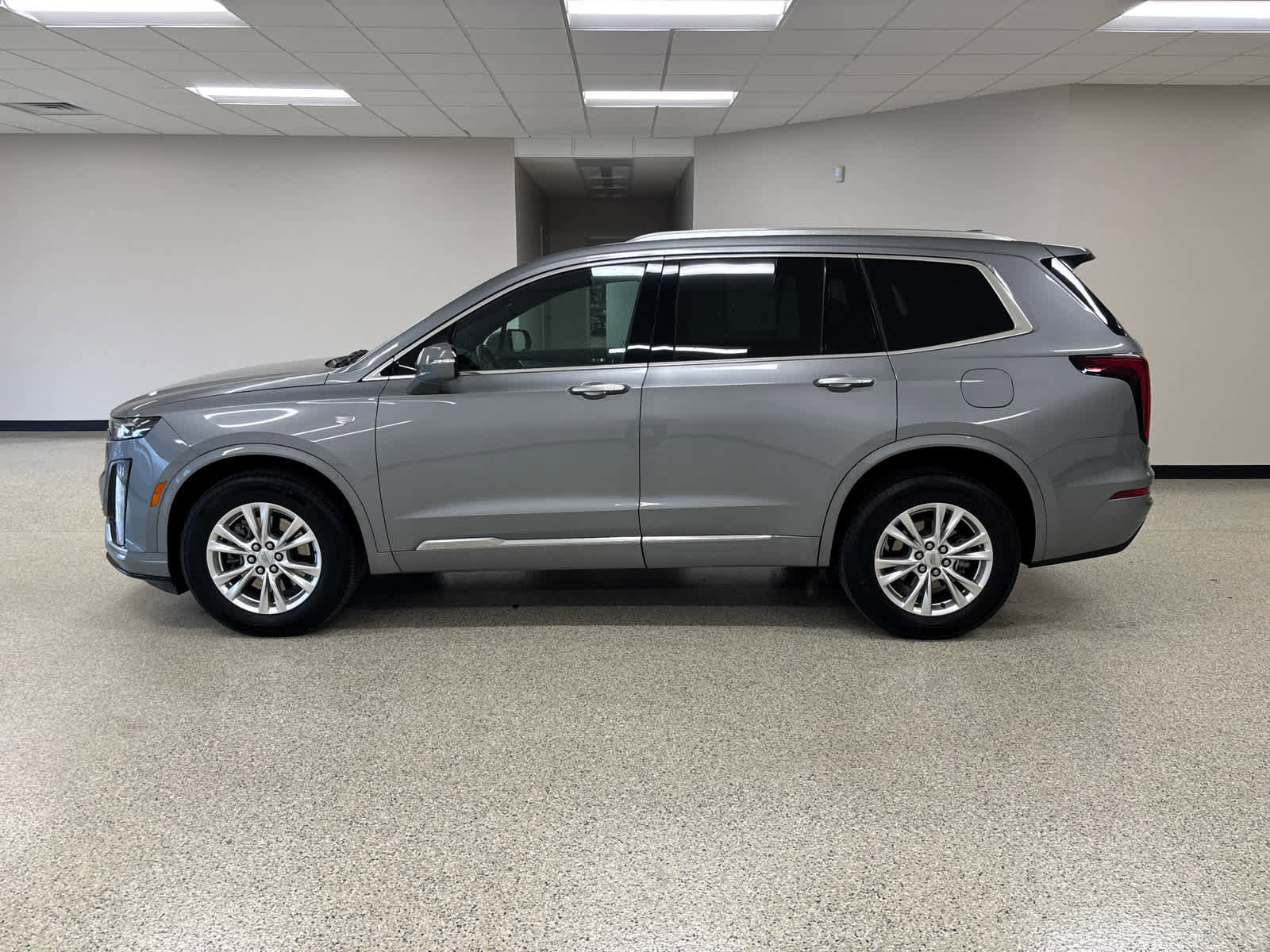 Used 2024 Cadillac XT6 Luxury image 15