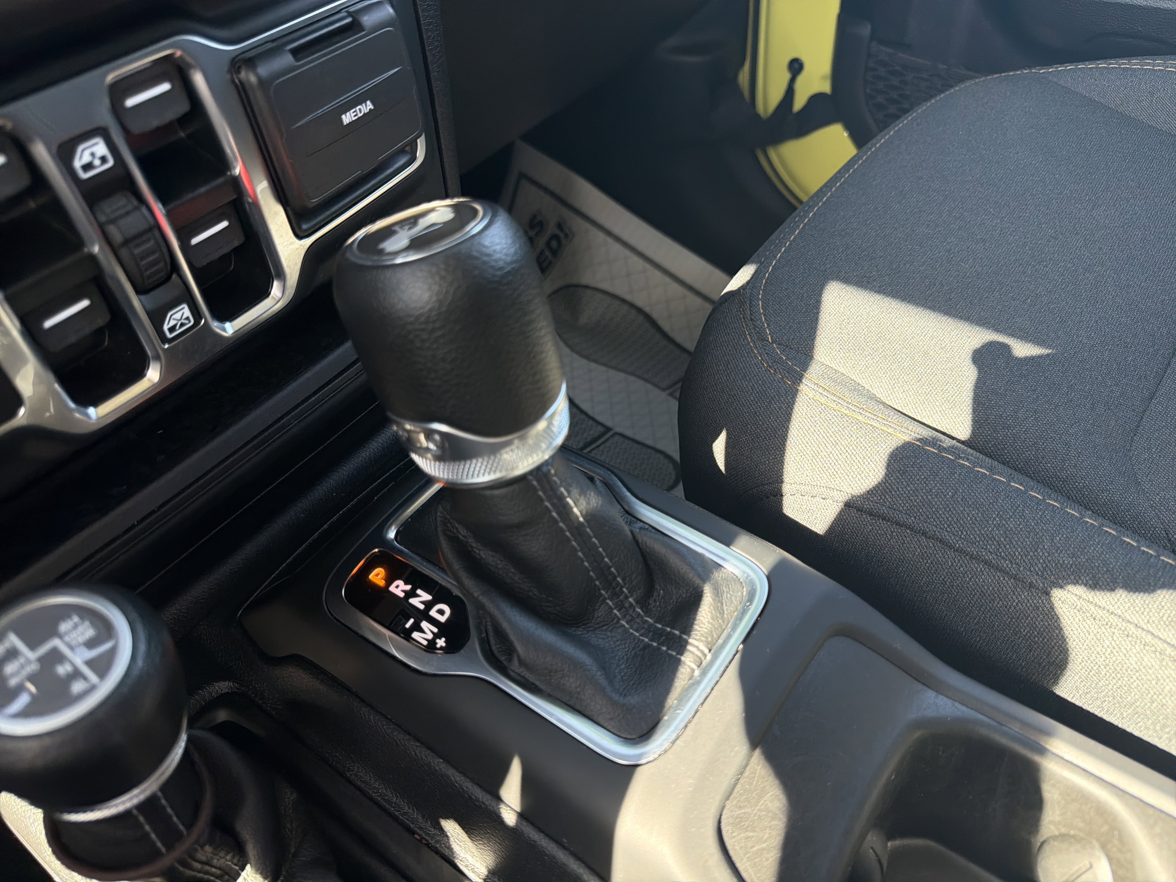 Used 2024 Jeep Wrangler Sport S w/ Convenience Group AWD/4WD image 23