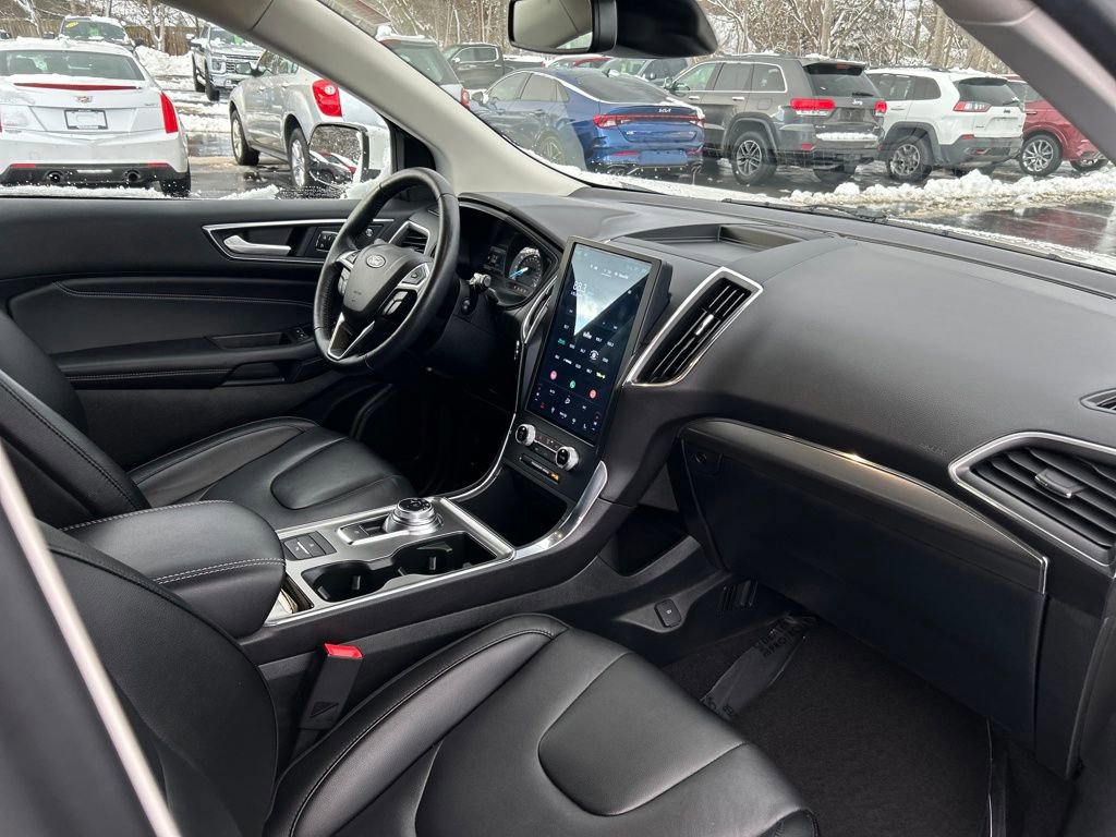 Used 2022 Ford Edge Titanium image 16