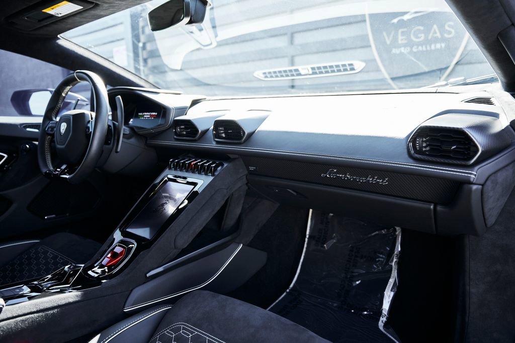 Used 2023 Lamborghini Huracan Tecnica image 44
