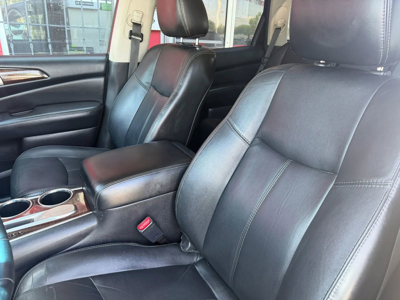 Used 2014 Nissan Pathfinder SL w/ Cargo Package FWD image 10