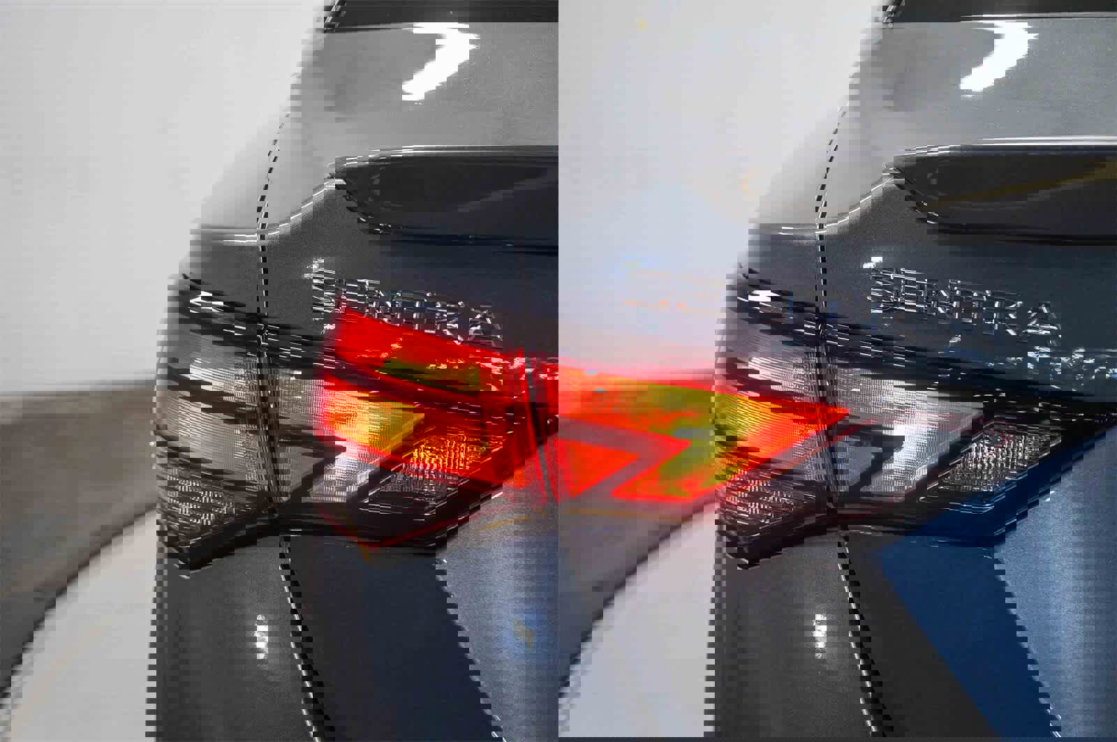 Used 2025 Nissan Sentra SR image 11