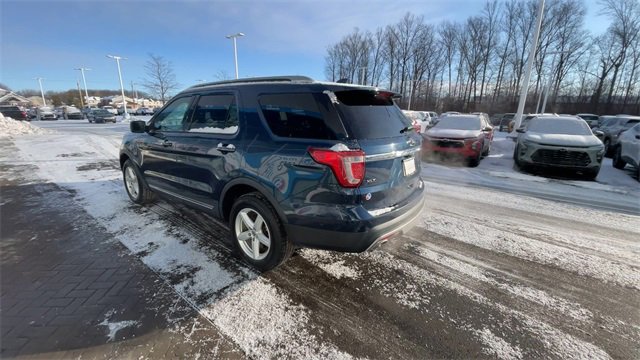 Used 2017 Ford Explorer XLT w/ Equipment Group 202A image 6