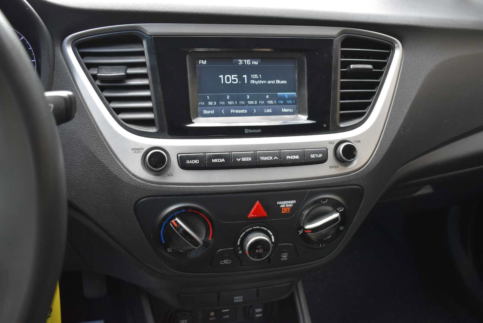 Used 2020 Hyundai Accent SE FWD image 18