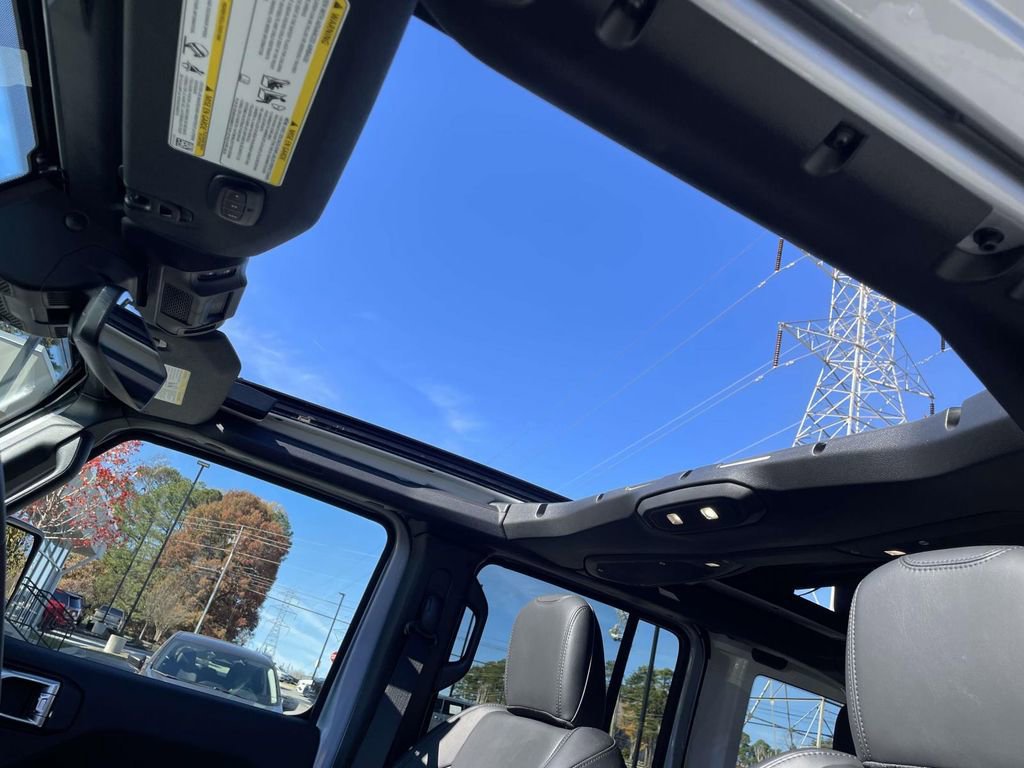 Used 2024 Jeep Wrangler High Altitude image 18