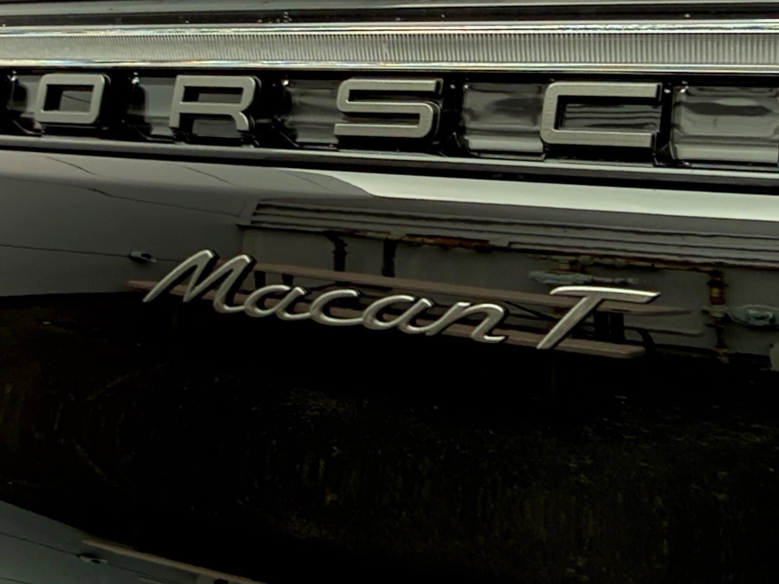 New 2026 Porsche Macan Turbo AWD/4WD image 29