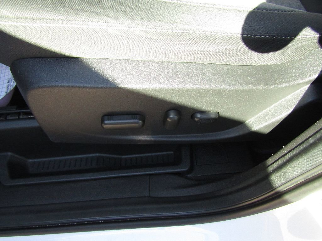 Used 2017 Ford Escape SE image 11