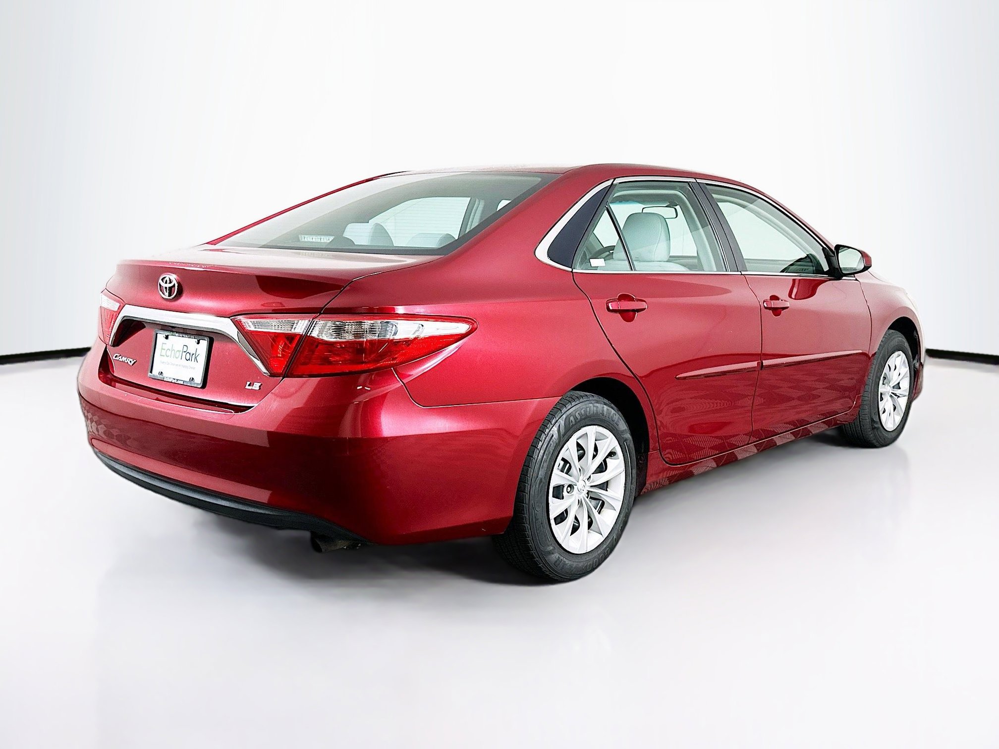 Used 2015 Toyota Camry LE FWD image 9