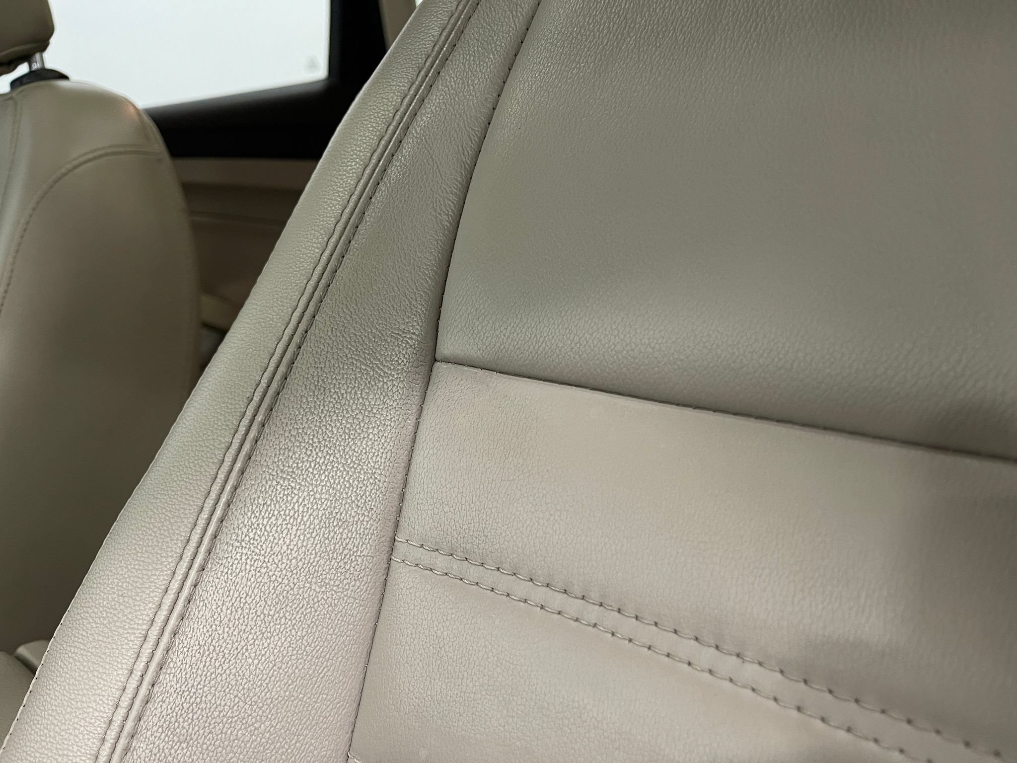 Used 2019 Ford Escape Titanium FWD image 18