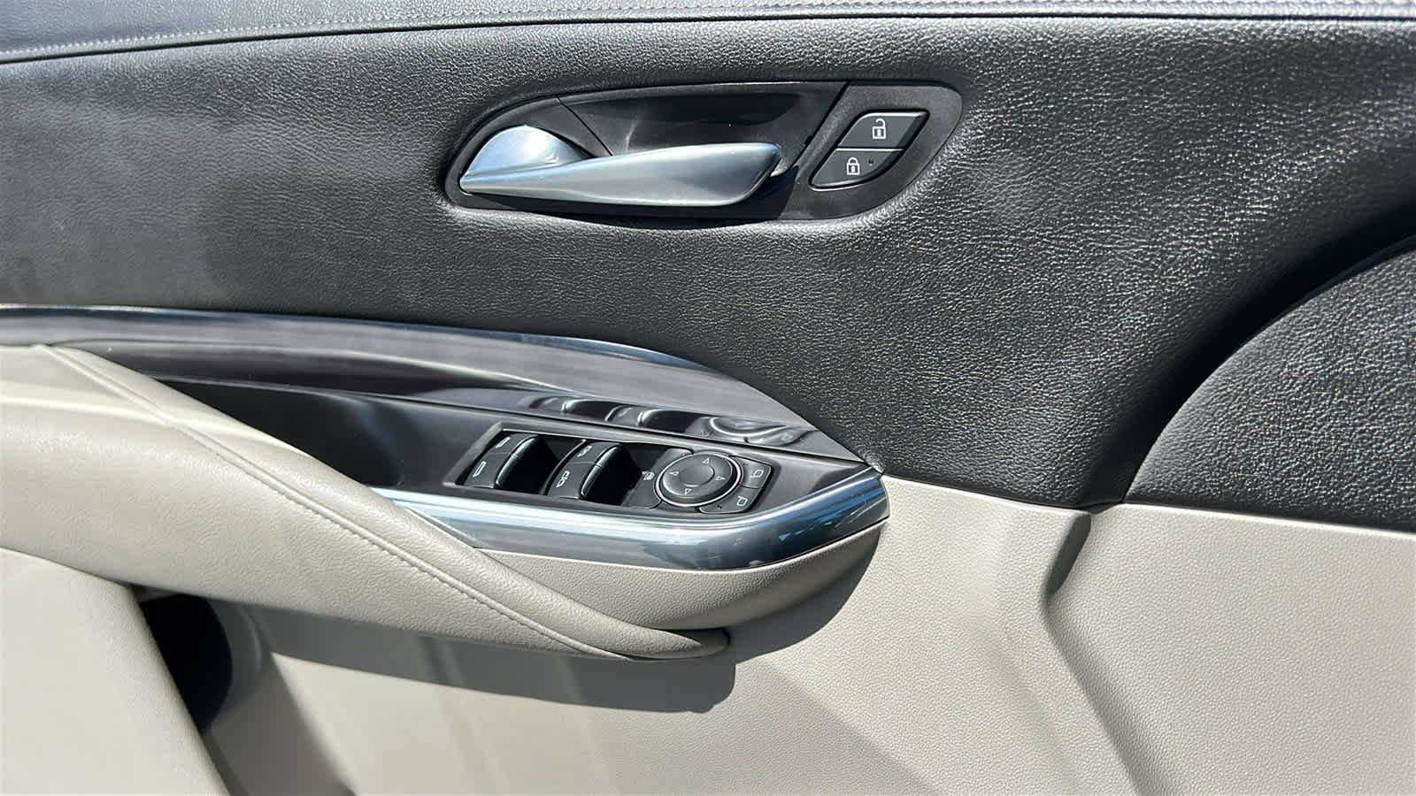 Used 2019 Cadillac XT4 Luxury FWD image 22