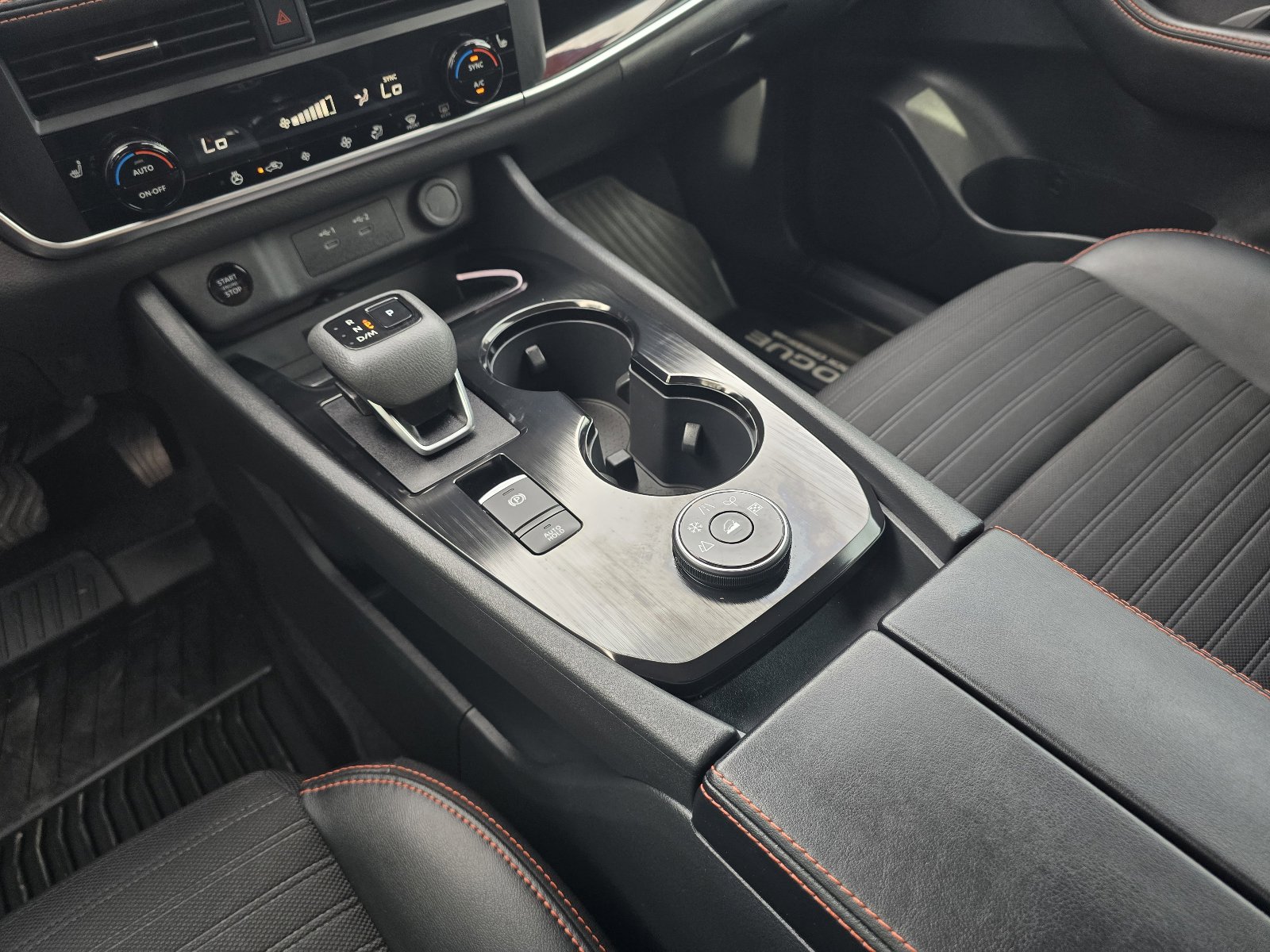 Used 2025 Nissan Rogue SV w/ Rock Creek Premium Package image 17