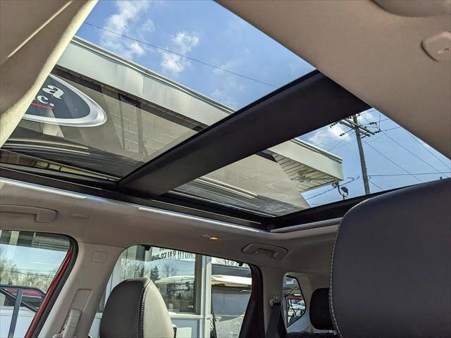 Used 2023 Nissan Rogue SL w/ SL Premium Package image 24