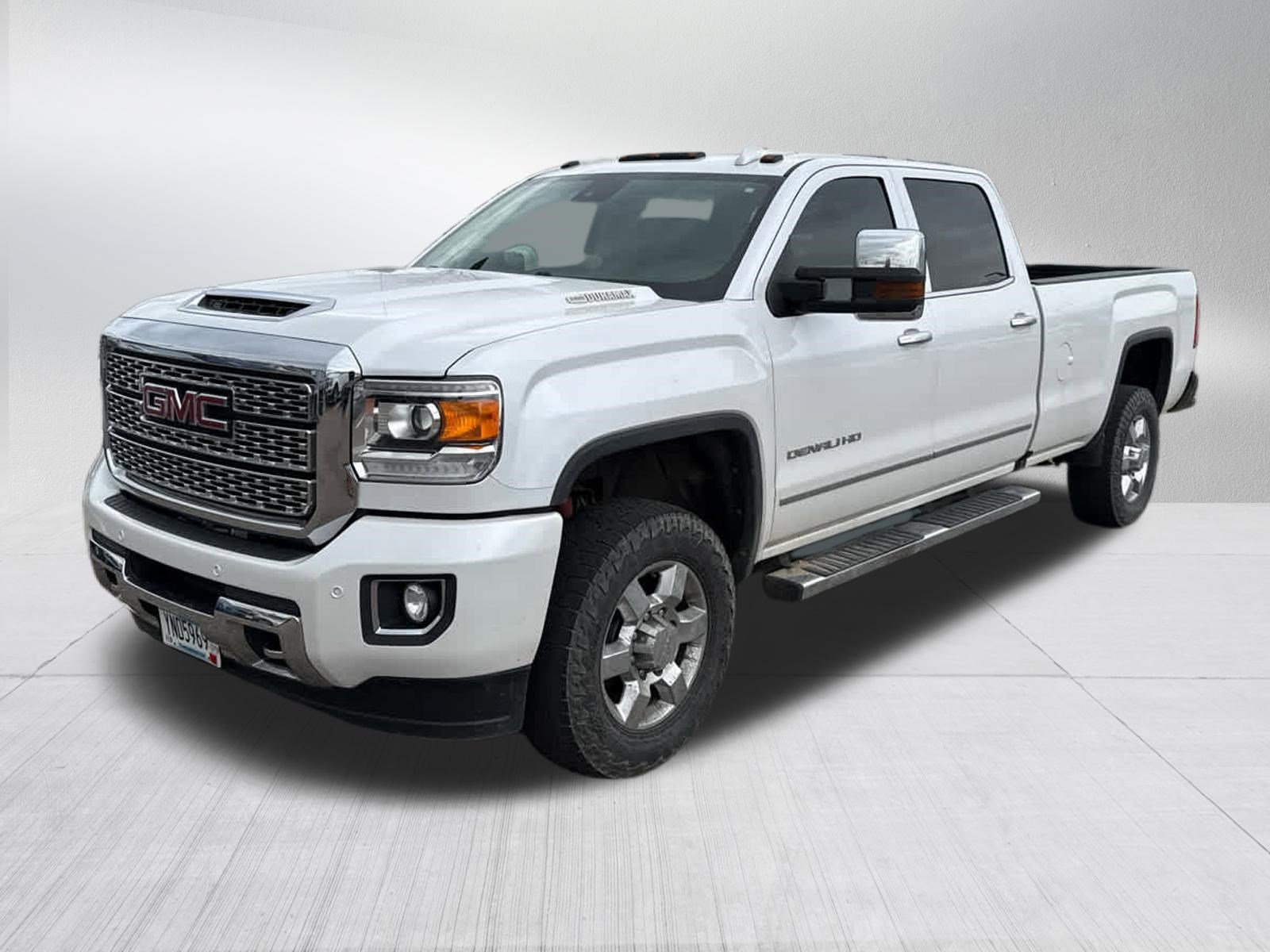 Used 2019 GMC Sierra 3500 Denali w/ Duramax Plus Package image 2