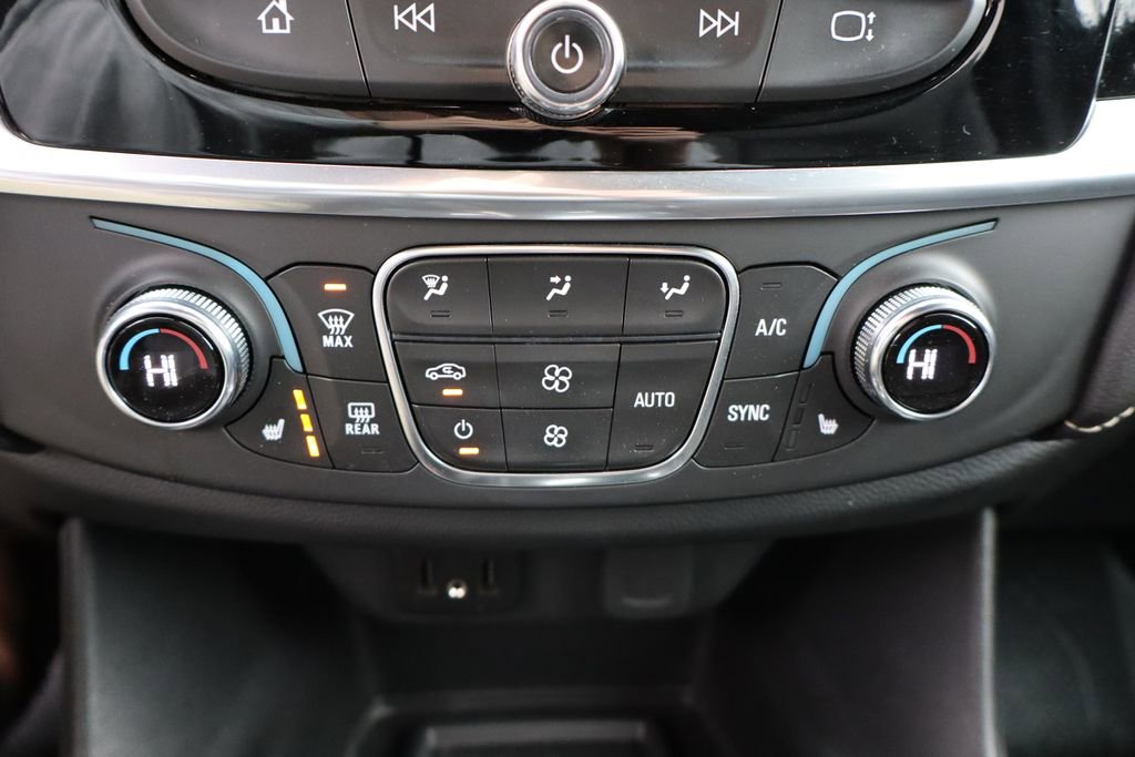 Used 2023 Chevrolet Traverse LT image 22