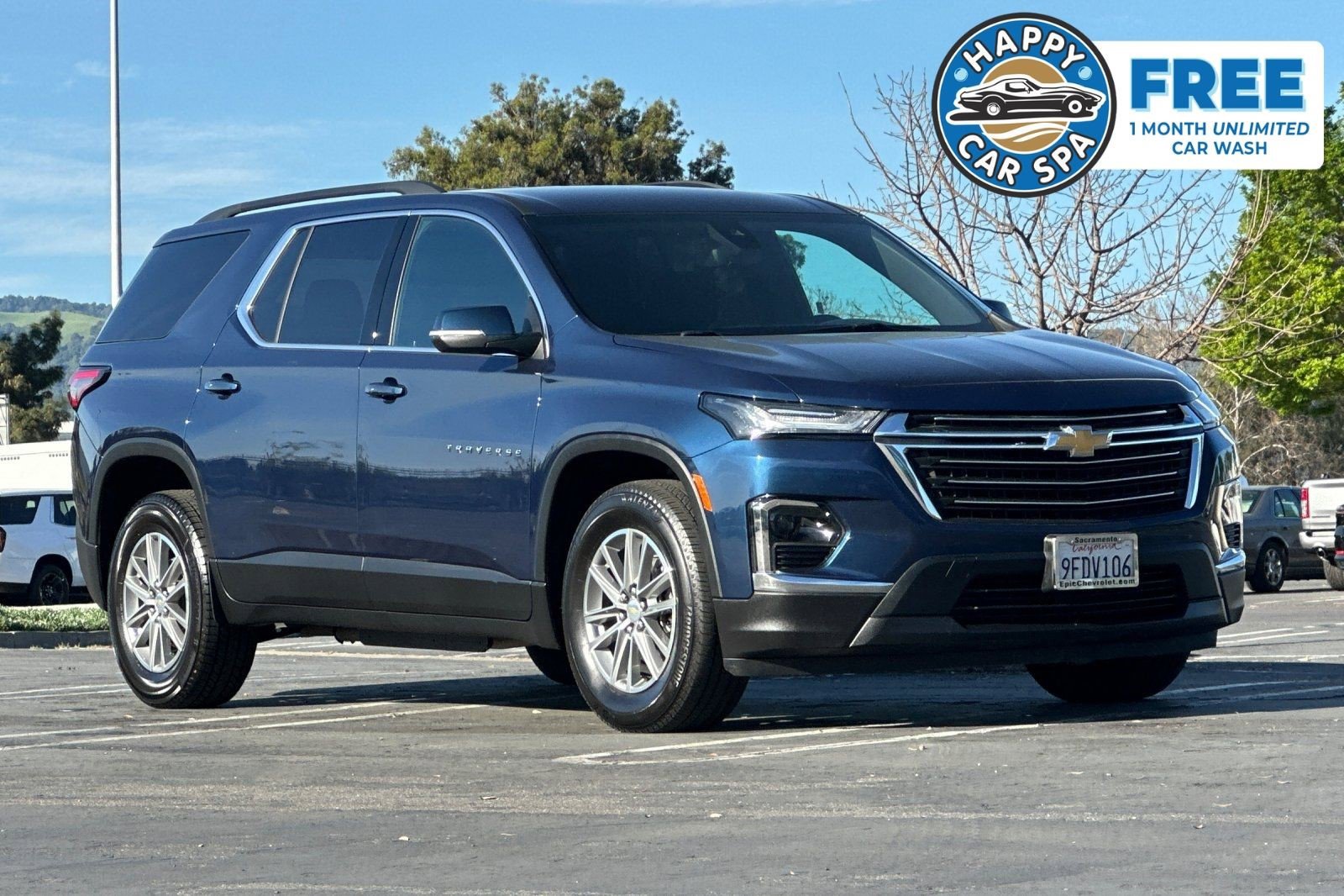 Certified 2023 Chevrolet Traverse LT image 1