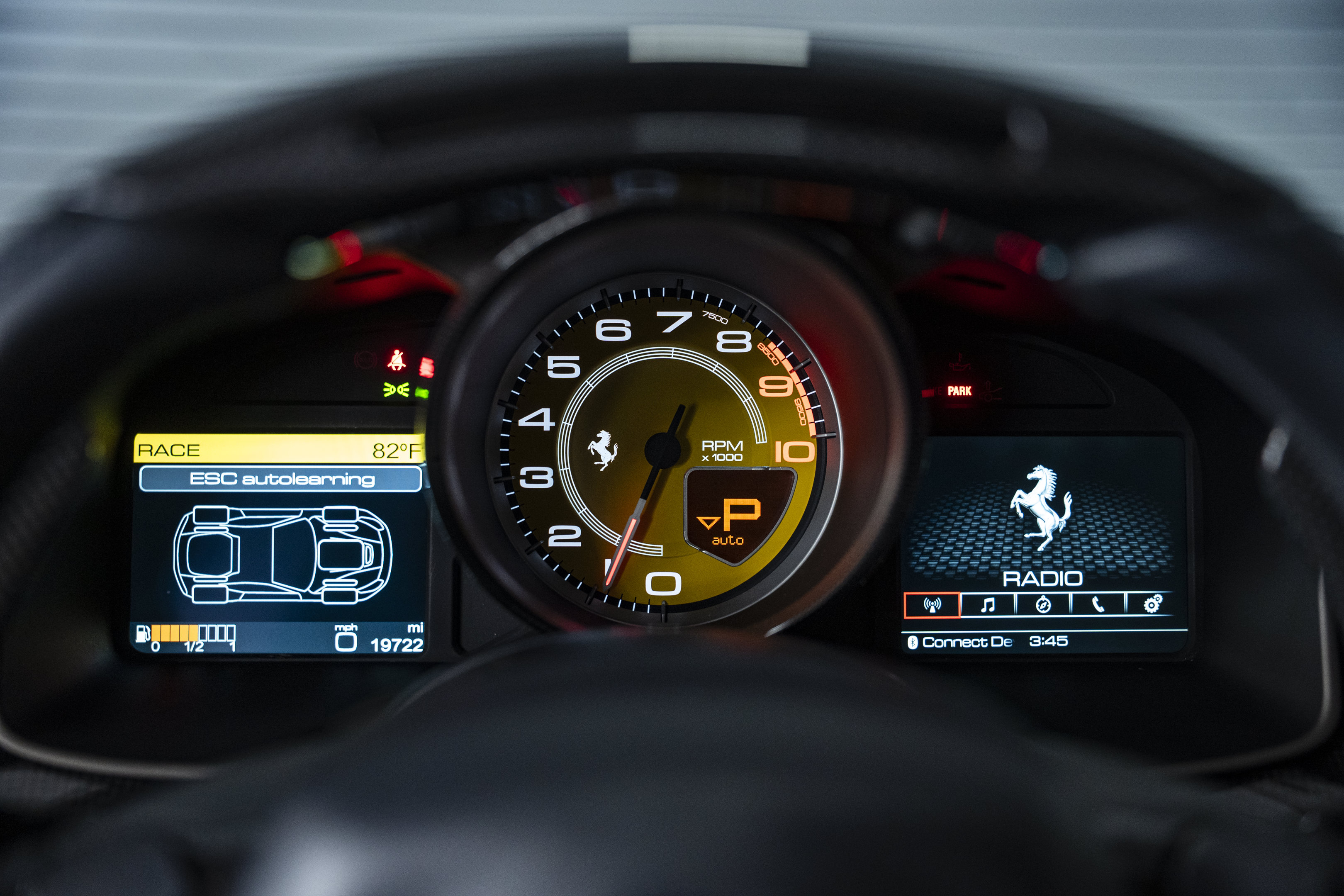 Used 2014 Ferrari F12 Berlinetta RWD image 35