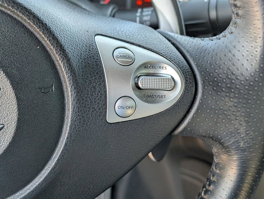 Used 2009 Nissan 370Z Touring image 17