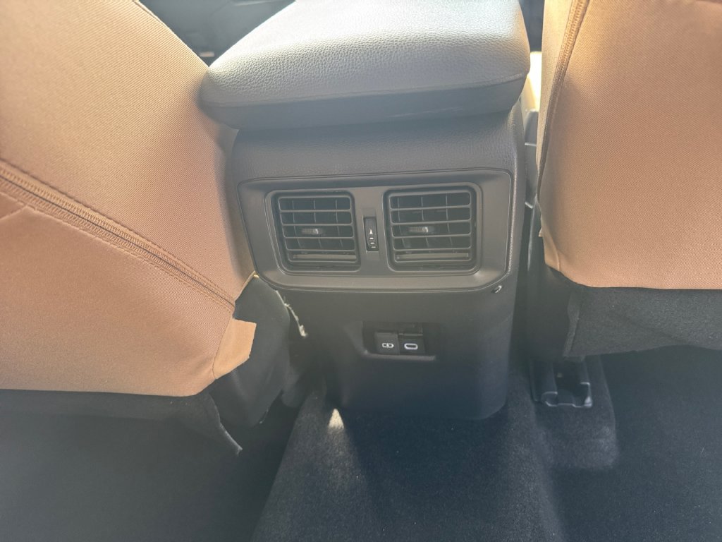 Used 2025 Toyota RAV4 XLE AWD/4WD image 24