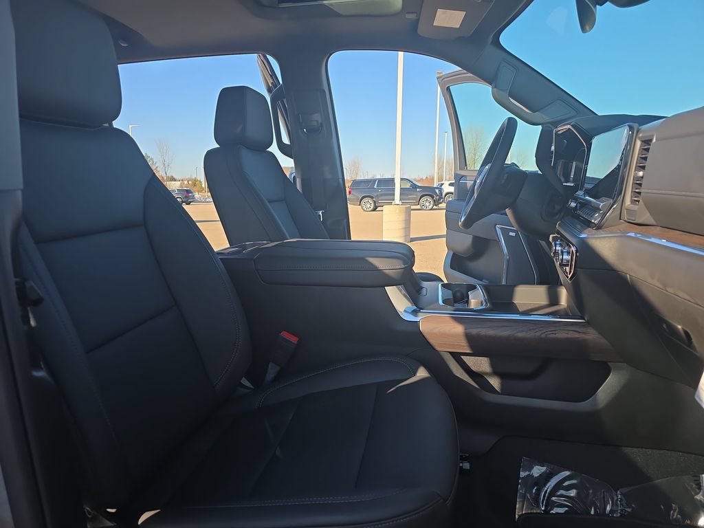 New 2026 GMC Sierra 2500 SLT w/ Max Trailering Package AWD/4WD image 10