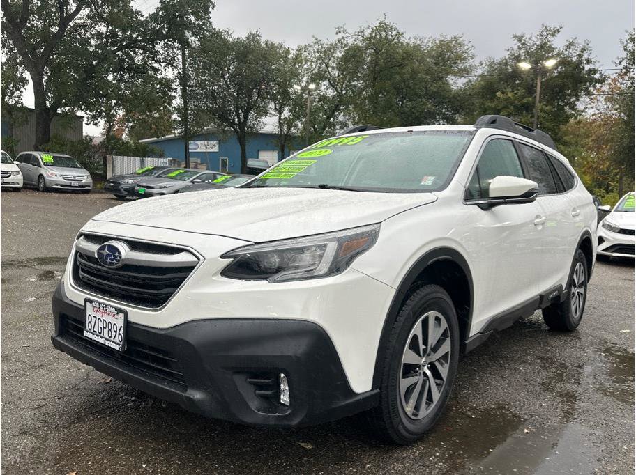 Used 2022 Subaru Outback Premium image 3