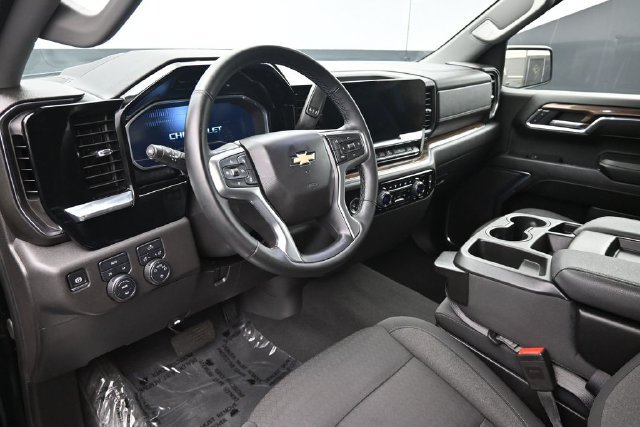 Used 2024 Chevrolet Silverado 1500 LT AWD/4WD image 11