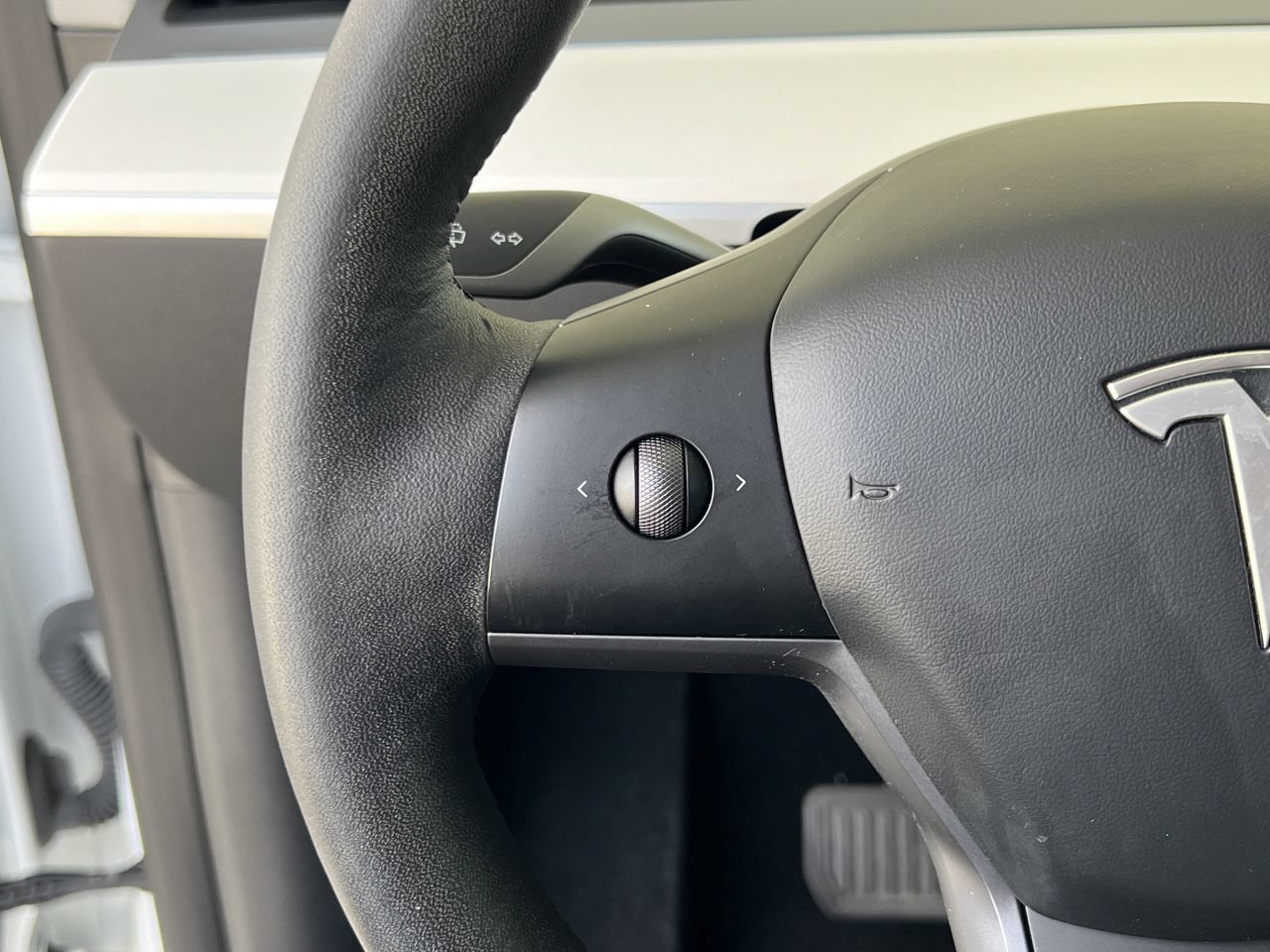 Used 2023 Tesla Model Y Long Range AWD/4WD image 11
