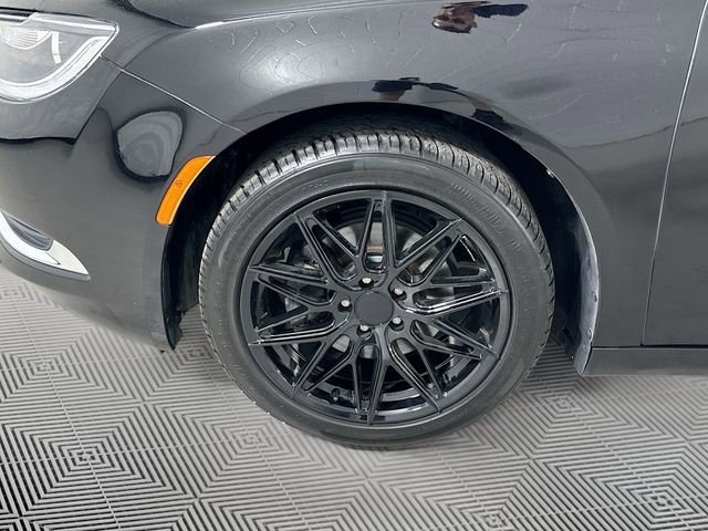 Used 2016 Chrysler 200 Limited image 26