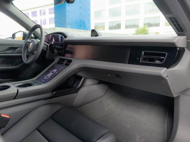 New 2025 Porsche Taycan image 34