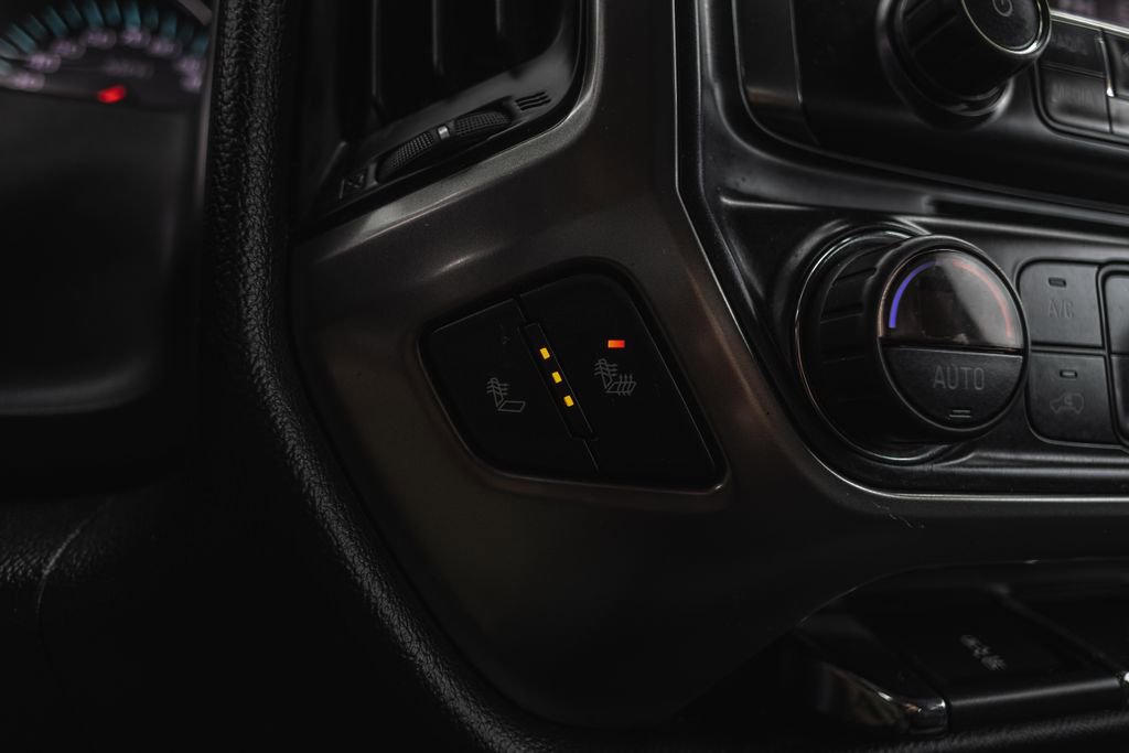 Used 2018 Chevrolet Silverado 1500 LT w/ All Star Edition AWD/4WD image 21