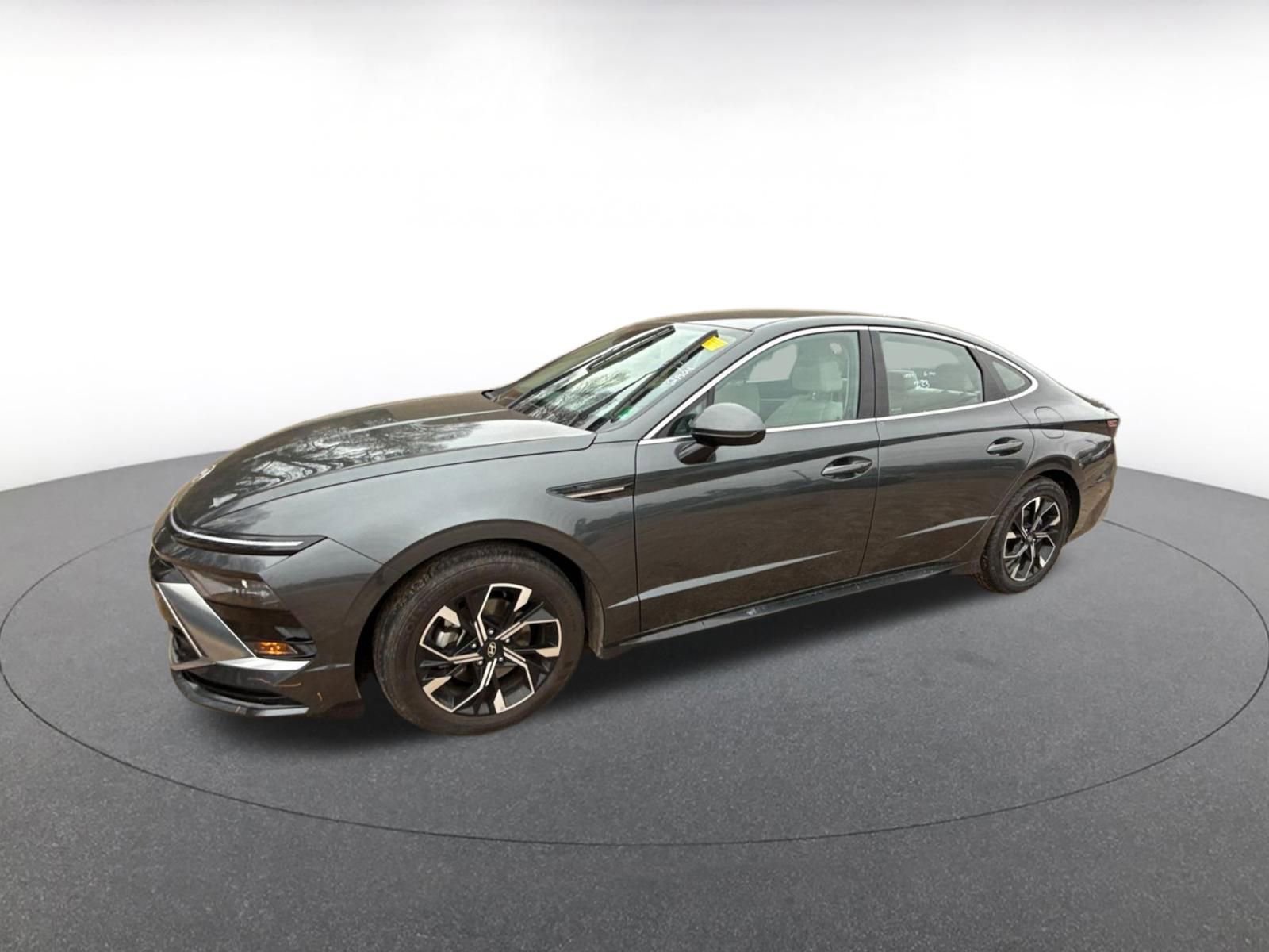 Used 2025 Hyundai Sonata SEL image 3